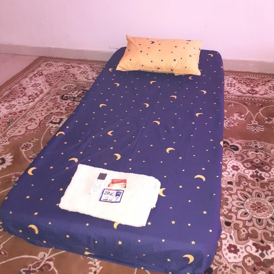 Almira Homestay Near Airport Джамби Екстериор снимка