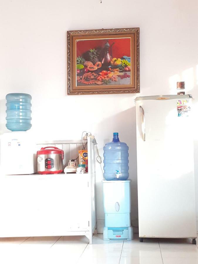 Almira Homestay Near Airport Джамби Екстериор снимка