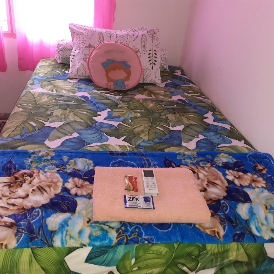 Almira Homestay Near Airport Джамби Екстериор снимка