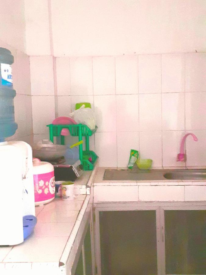 Almira Homestay Near Airport Джамби Екстериор снимка
